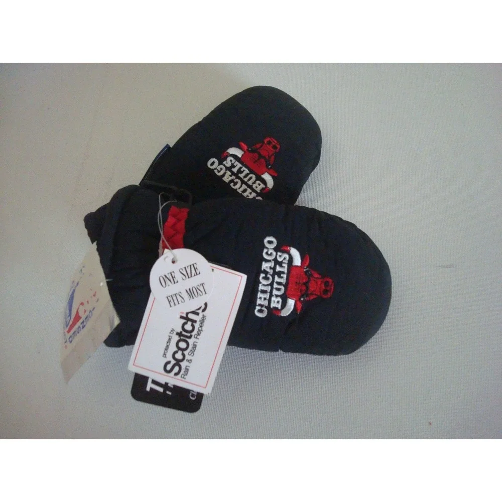 CHICAGO BULLS GLOVES MITTENS THINSULATE DEADSTOCK VINTAGE T6